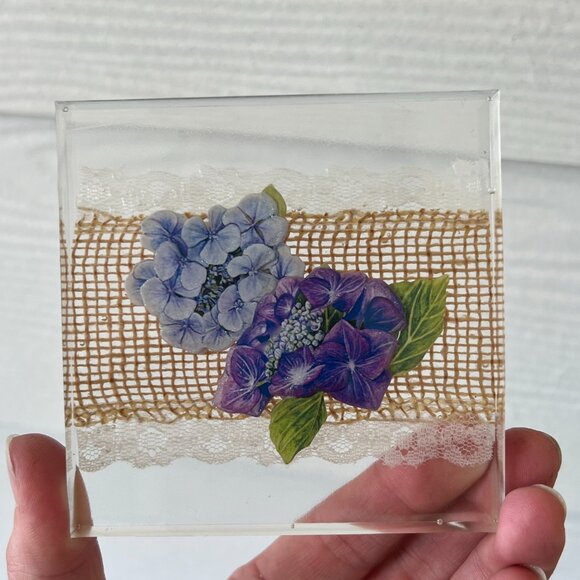 Hydrangeas and Burlap Resin Drink Coasters Set of 4 House Kitchen Table Gift - Picture 2 of 8